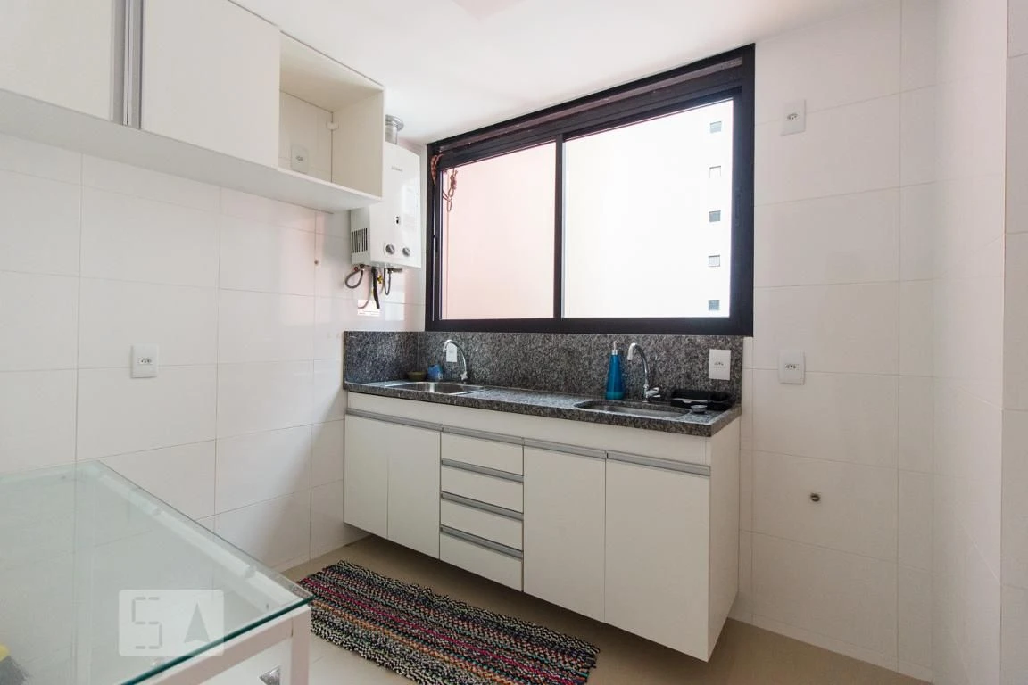2-bedroom rental apartment with en-suites and 1 parking spot — photo 2