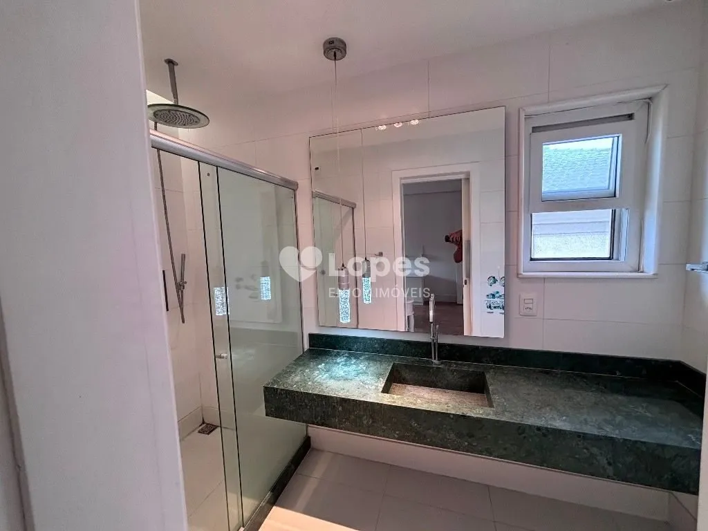 Unfurnished house with 7 bedrooms and 10 bathrooms — photo 2