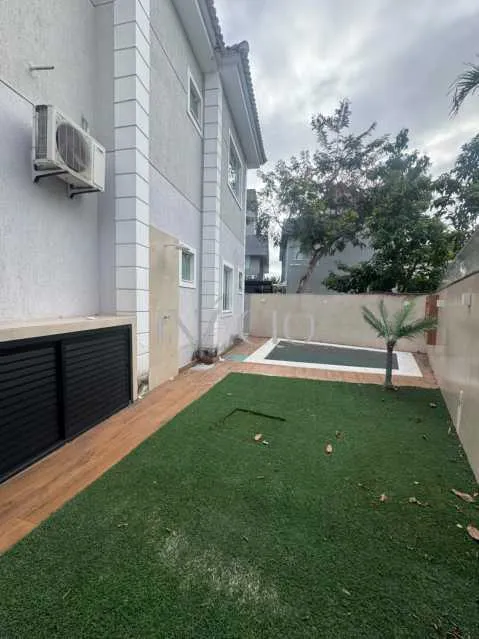 Jacuzzi in a 4-bedroom house, 300 m² — photo 18