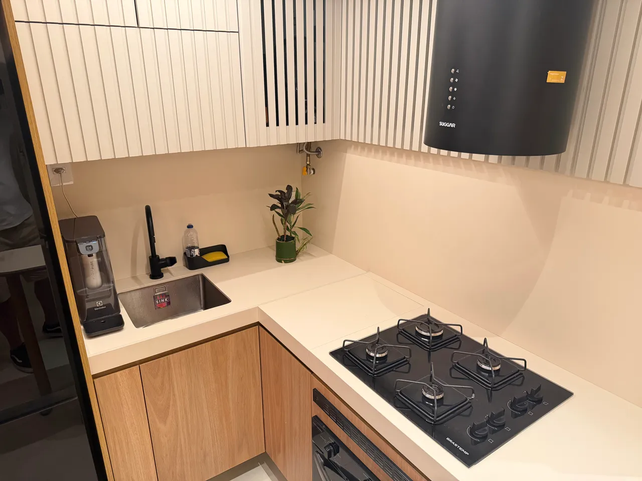 Меблированная квартира с кухней-гостиной и балконом — photo 2