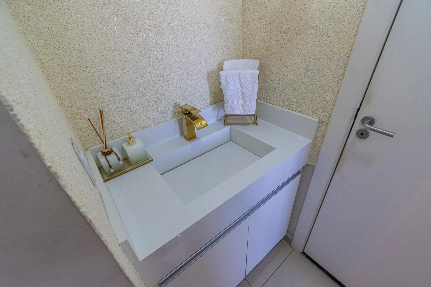 Furnished apartment, 35 m², with a washing machine — photo 46
