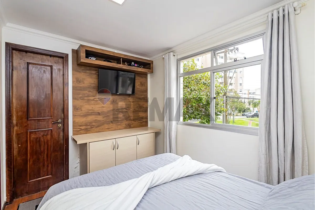 67 m² apartment with a washing machine and a bathtub — photo 16