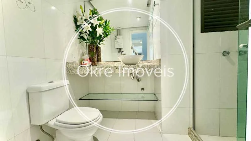 96 m² apartment with 2 bedrooms and a glass shower — photo 4