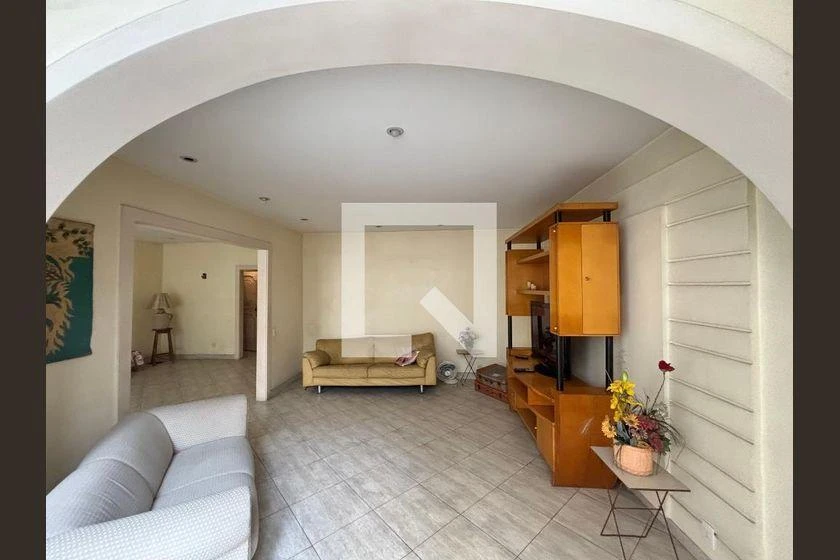 230 m² apartment with a bathtub and a home office — photo 13