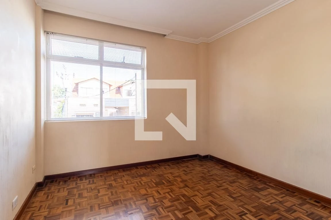 Apartamento de 3 quartos com piso de madeira ou laminado — photo 53