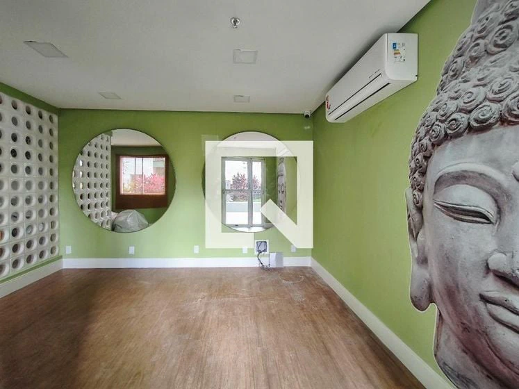 Glass-enclosed balcony in a one-bedroom apartment, 36 m² — photo 23