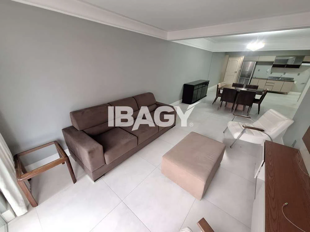 160 m² apartment with an open-plan kitchen — photo 5