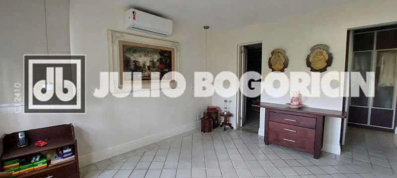Furnished 324 m² house with 5 bedrooms and 6 bathrooms — photo 12