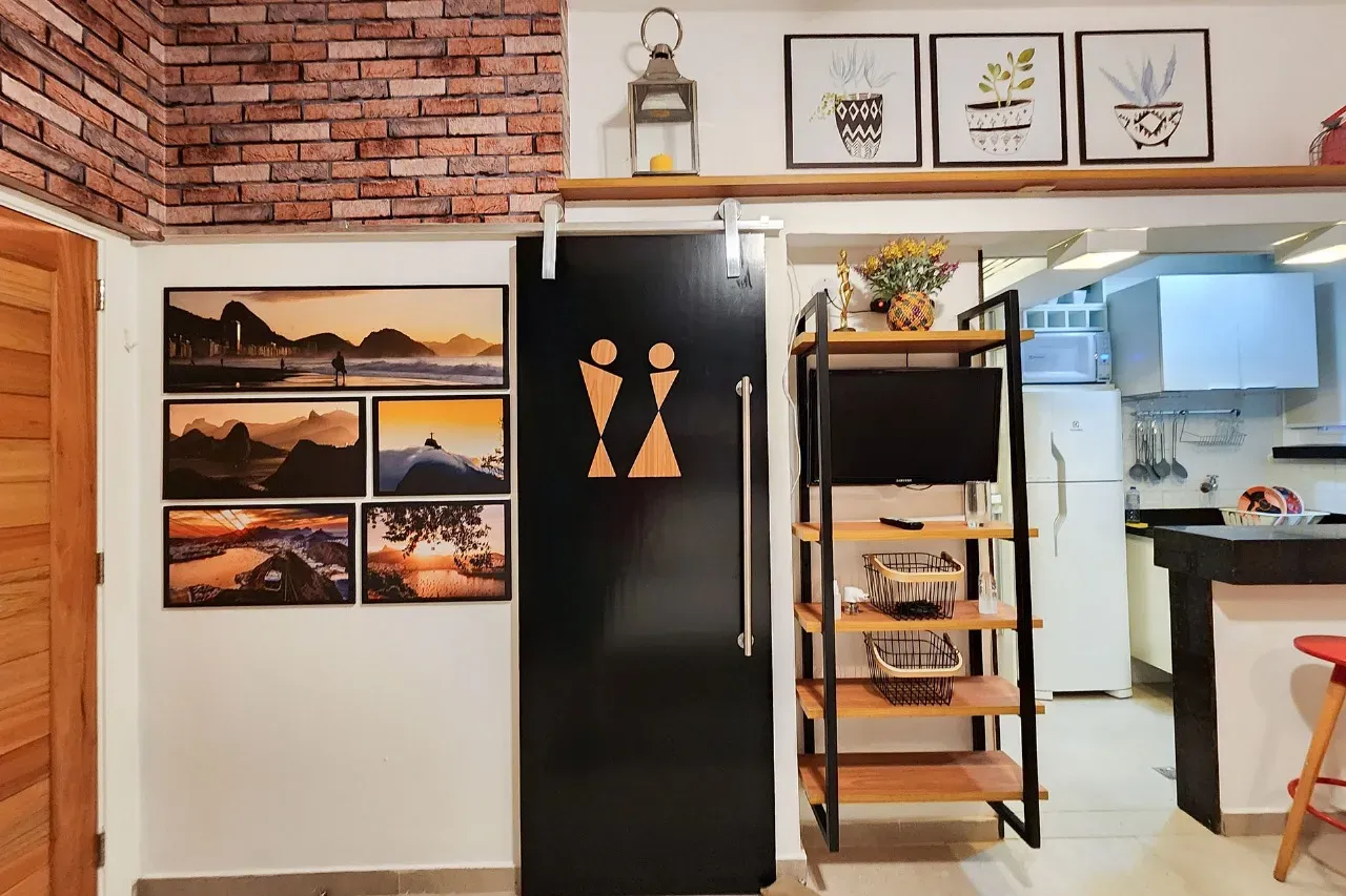 One-bedroom apartment with a washing machine — photo 28