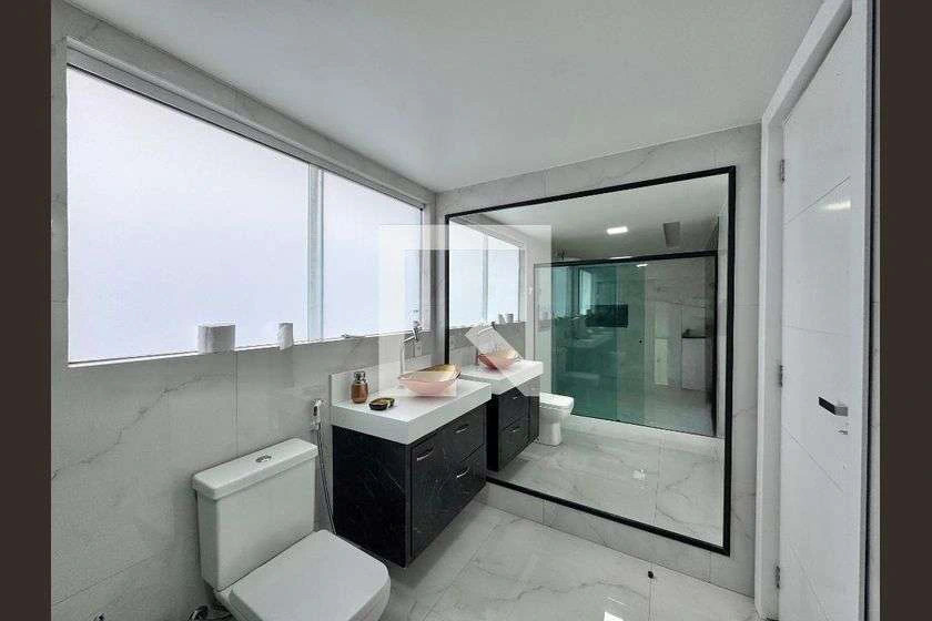House with 5 bedrooms and a private garden — photo 4