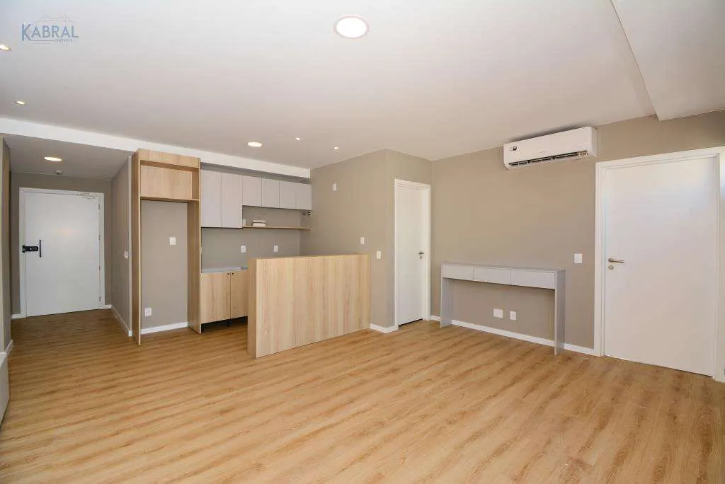 Furnished 54 m² apartment with enclosed glass balcony