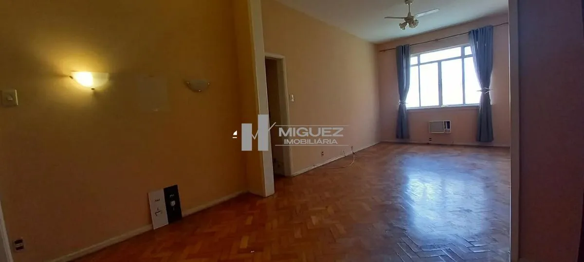Apartamento no 1º andar com piso de madeira ou laminado — photo 5