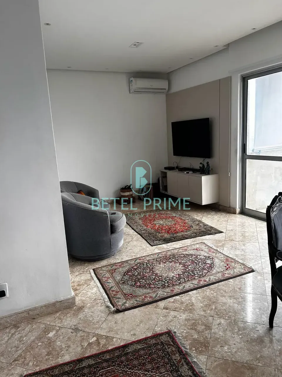 Unfurnished 3-bedroom rental apartment with a balcony — photo 9
