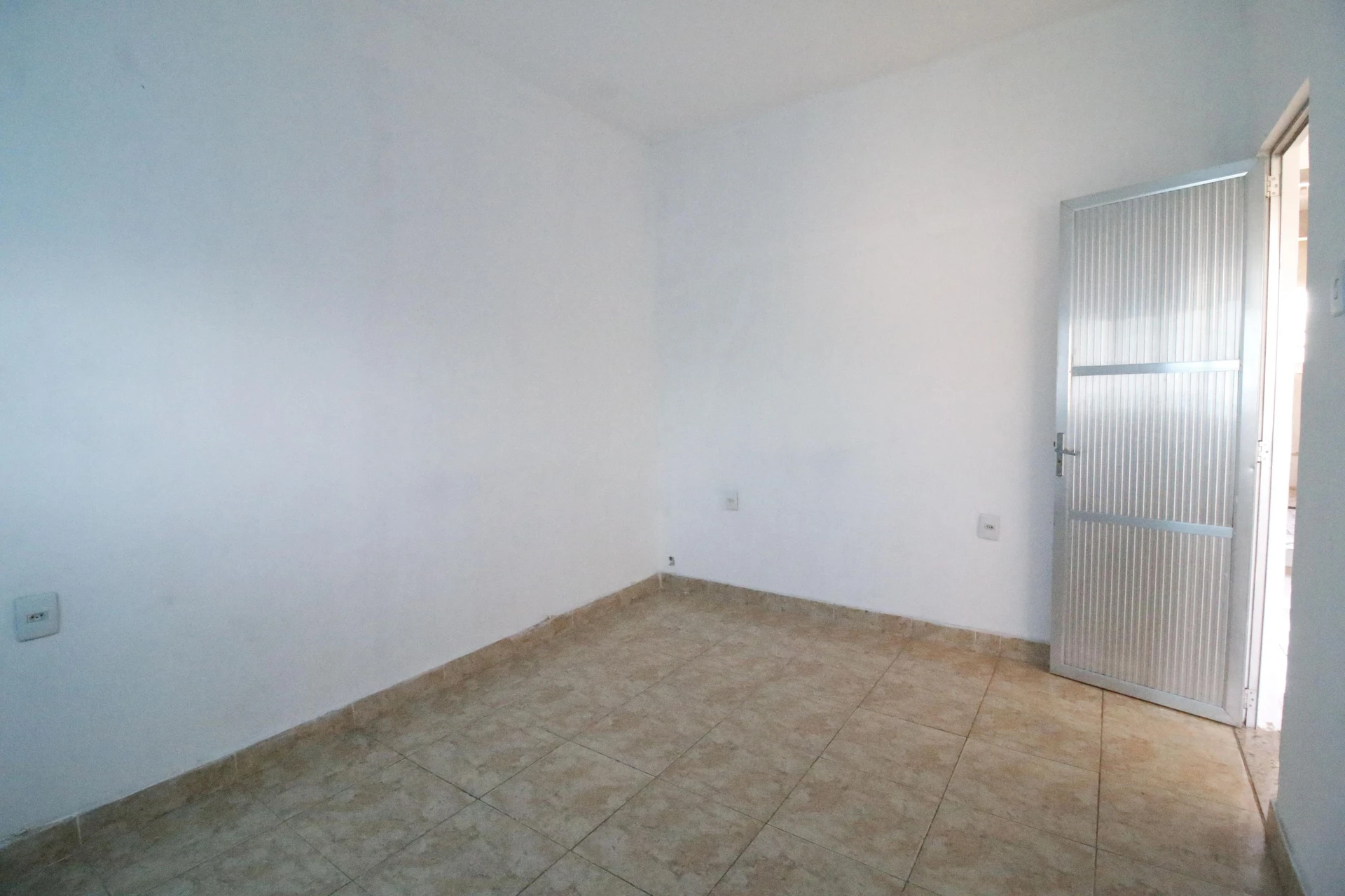Casa para alugar com 2 quartos e 1 banheiro, sem vaga — photo 22