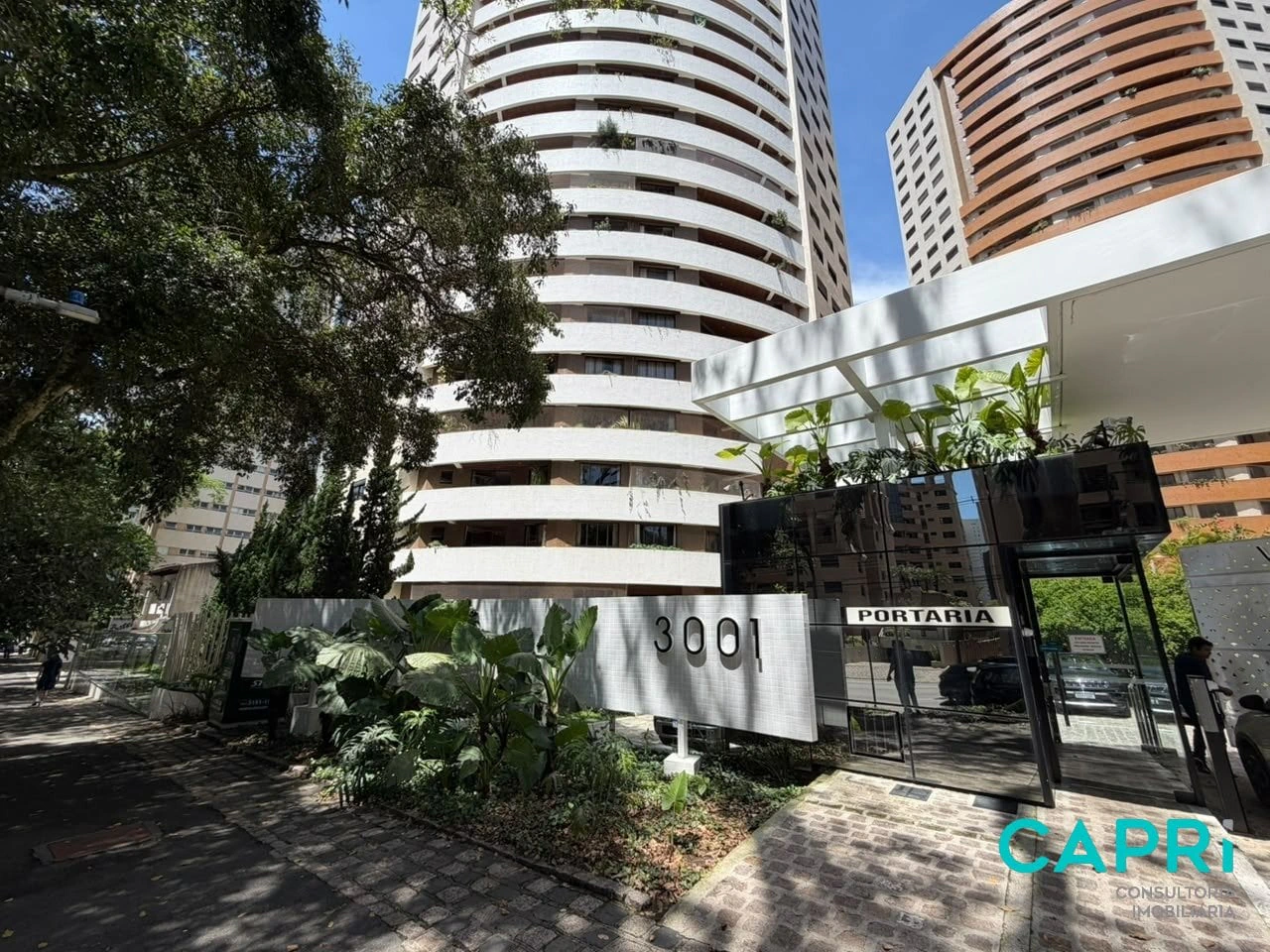 217 m² apartment with a private pool and a washing machine — photo 7