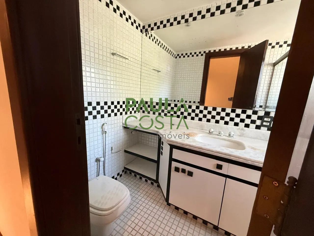 Furnished house with 5 bedrooms and 756 m² plus 4 parking — photo 8