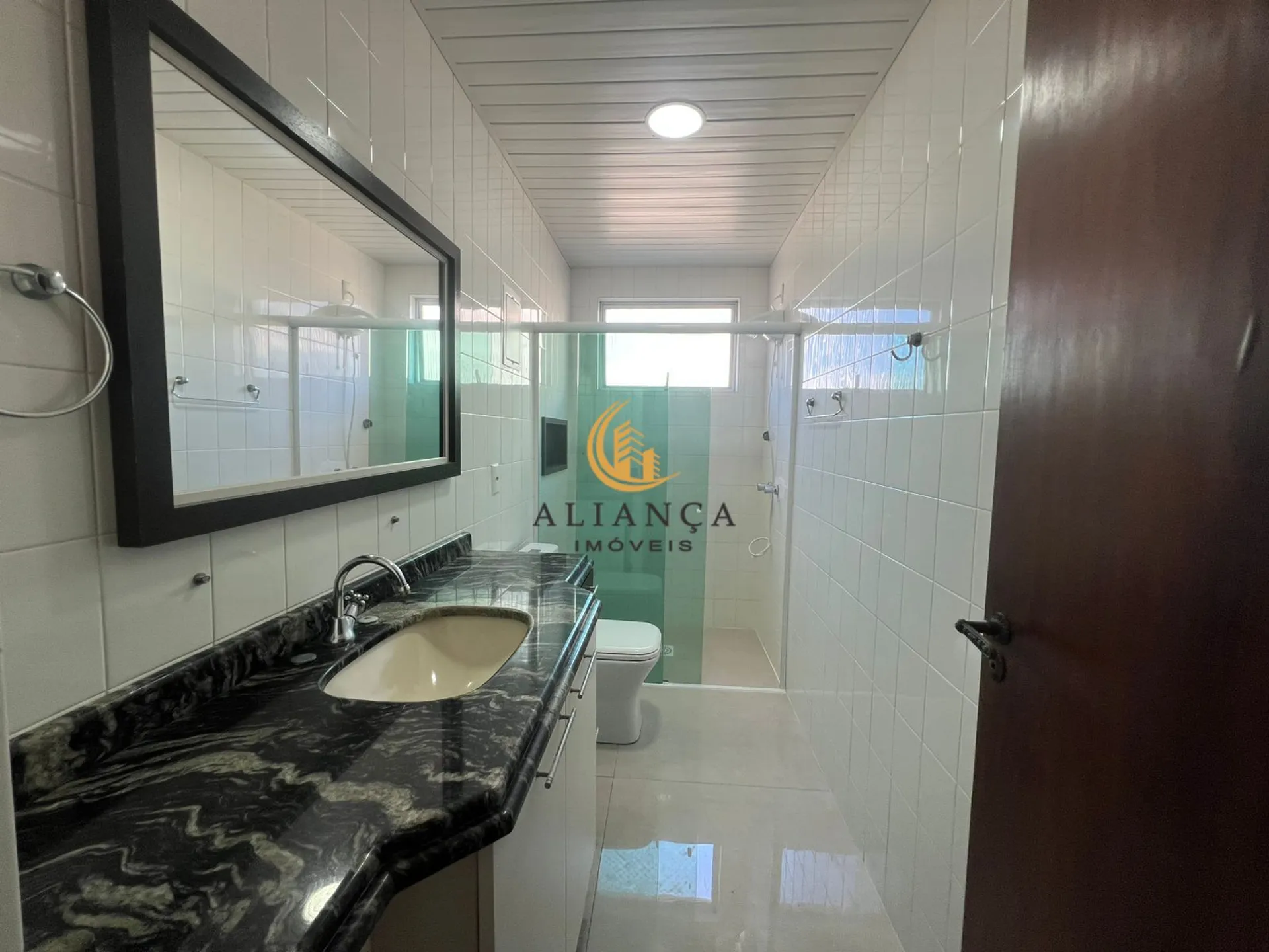 4-bedroom apartment with a working washing machine — photo 12