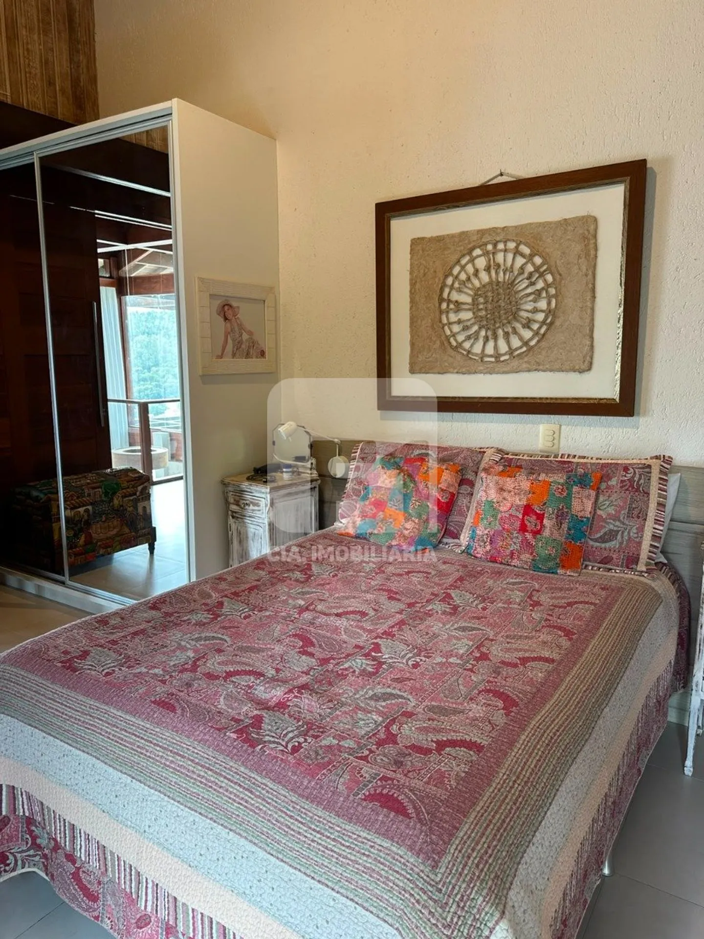 Furnished house with 6 bedrooms and 650 m² total — photo 5