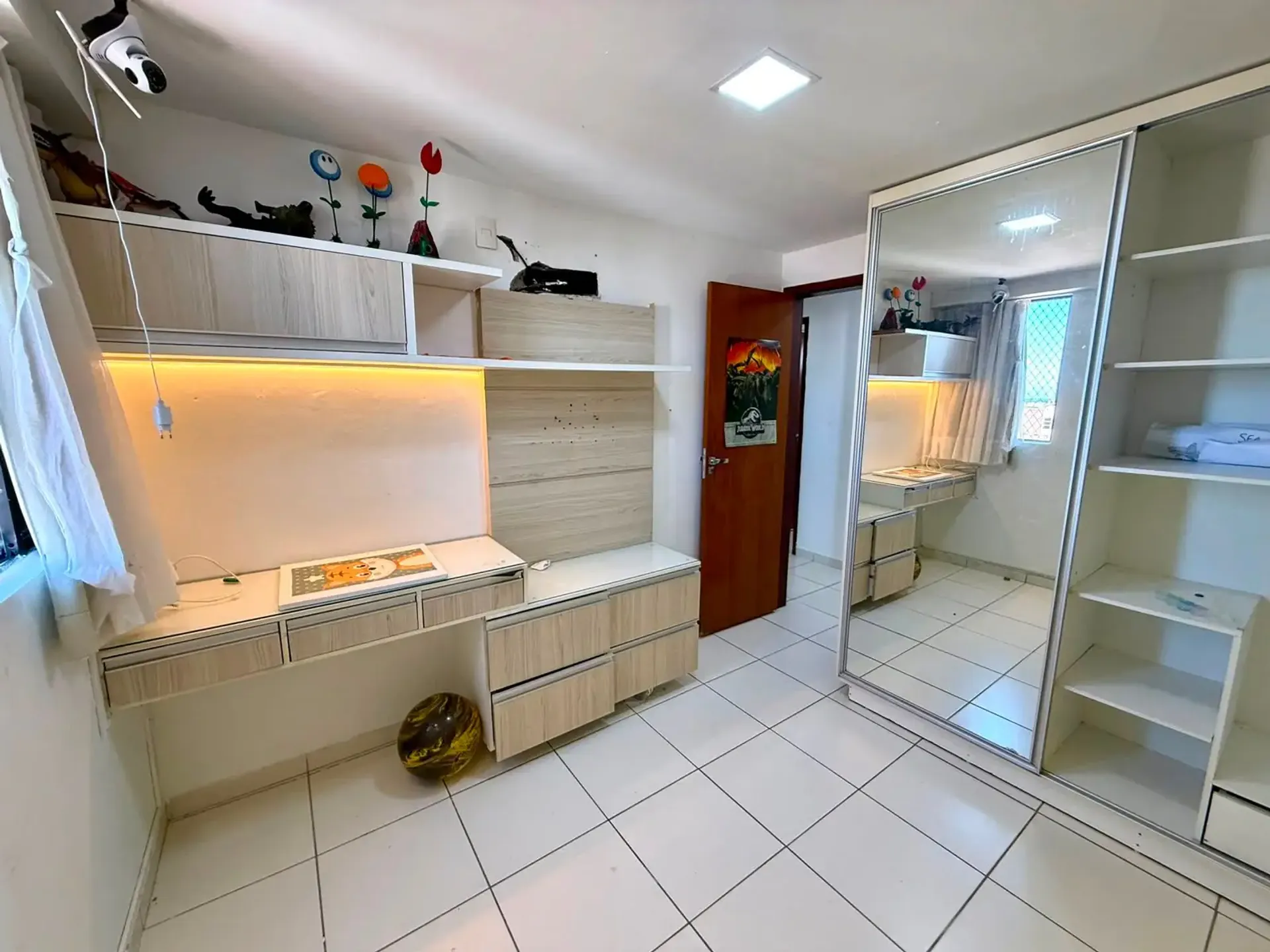 Apartamento sin amueblar de 2 dormitorios con suite