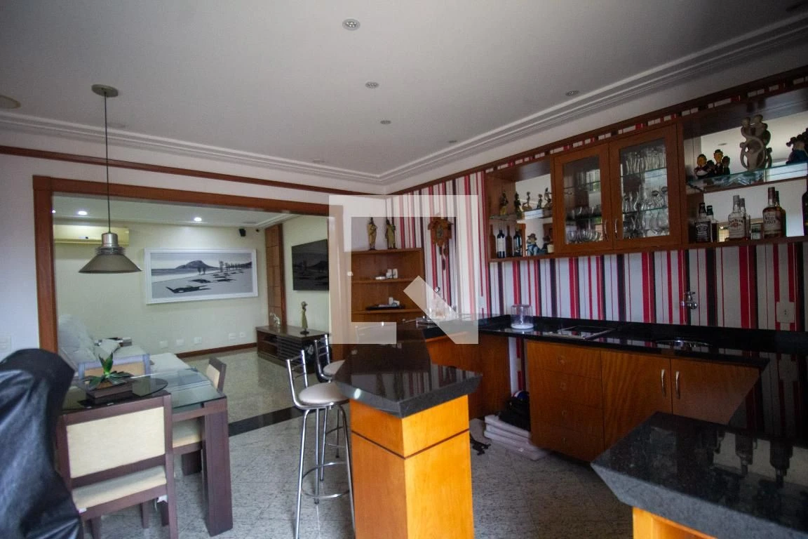 Apartamento mobiliado com 4 quartos e jacuzzi no prédio — photo 14