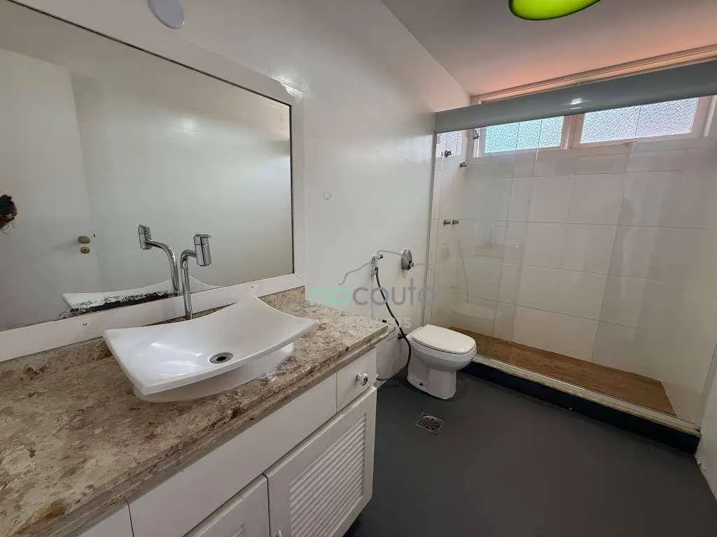 Casa com 5 quartos, 990 m² e 2 vagas, perto das janelas — photo 112