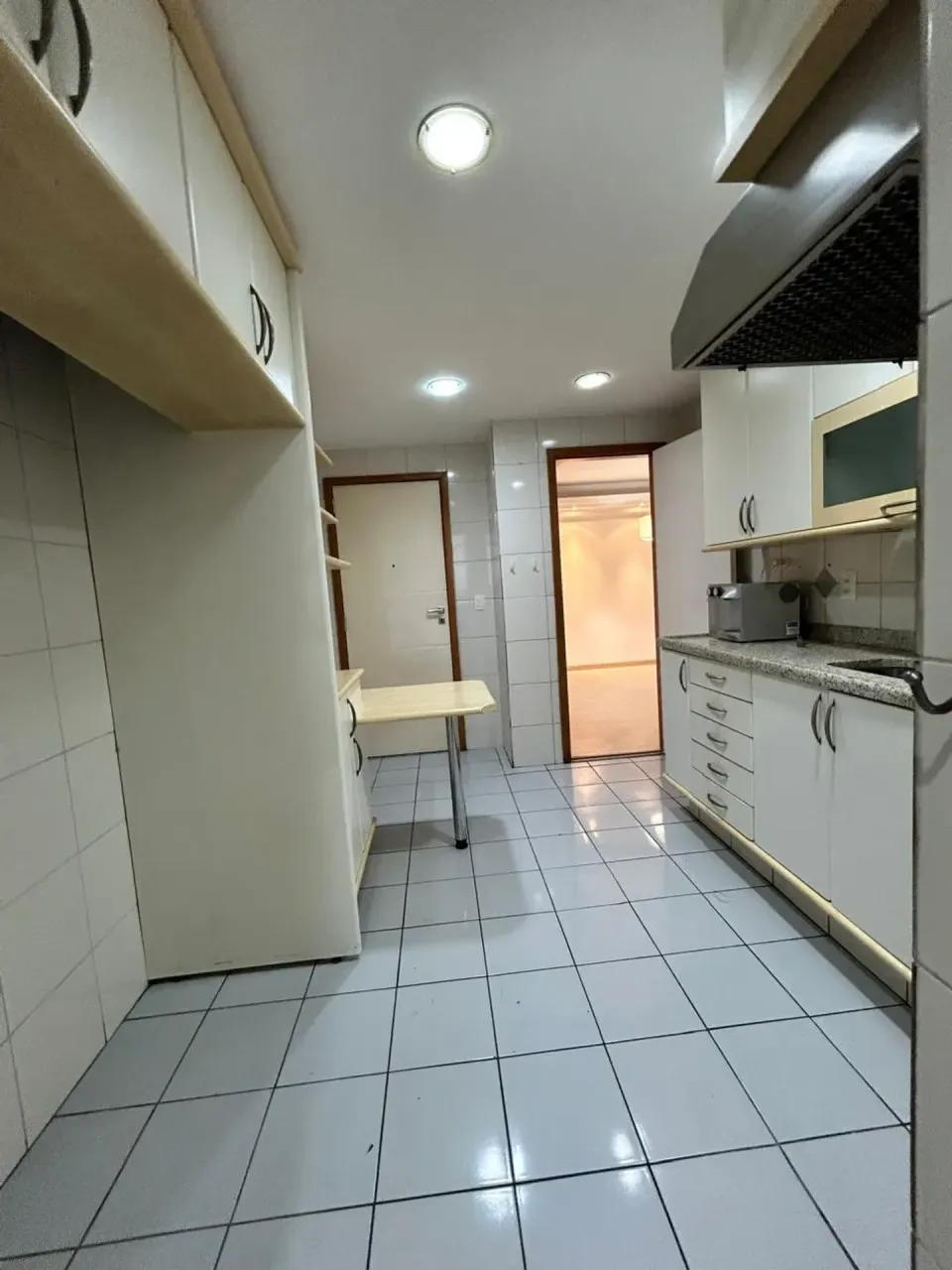 Unfurnished apartment with 3 bedrooms and 2 parking spots — photo 9