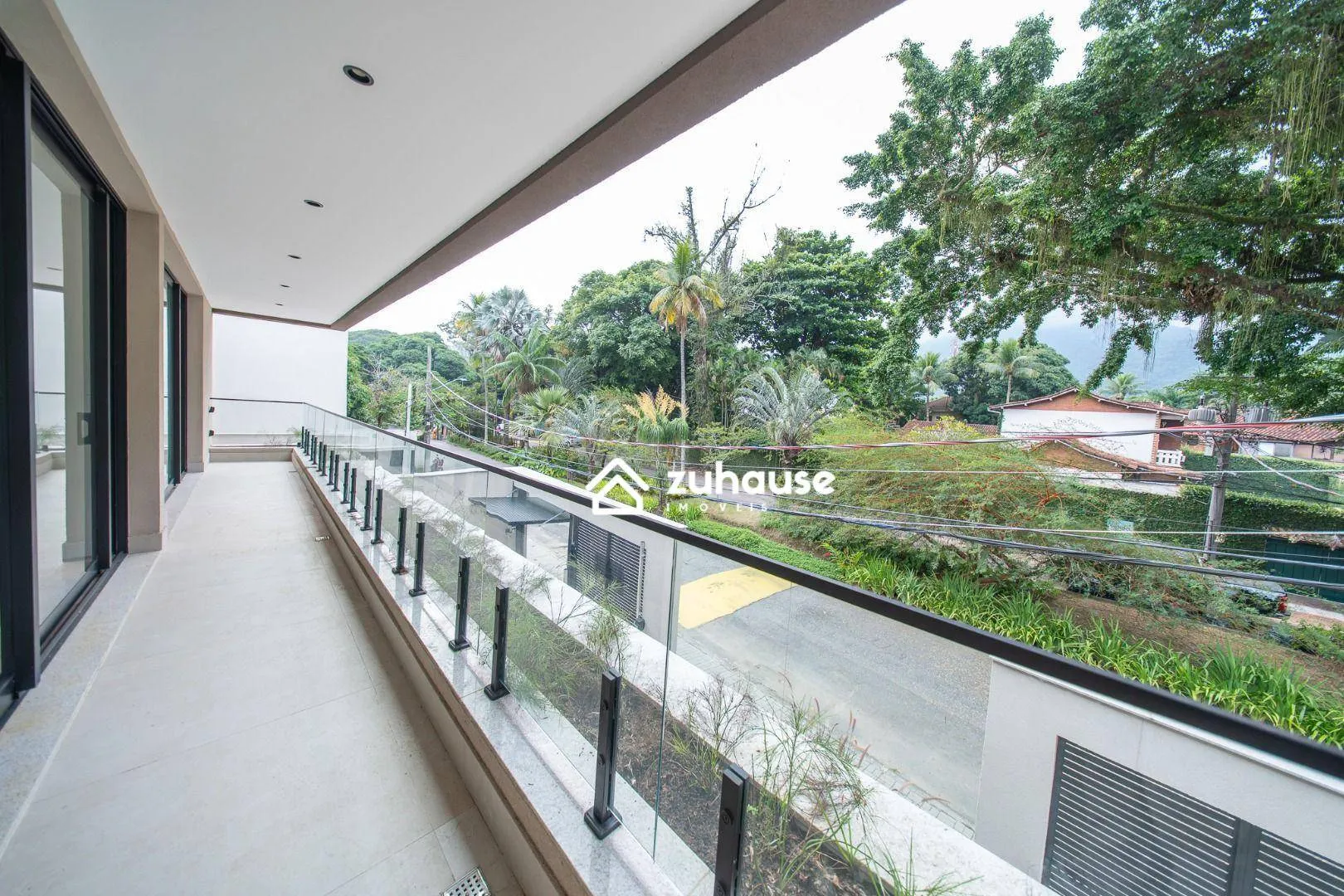 Casa tríplex com 5 quartos e 5 banheiros — photo 33