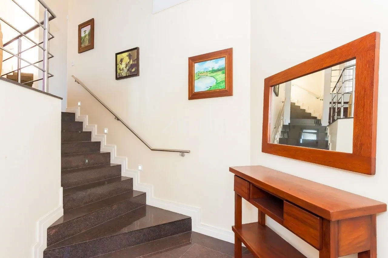 Gated house with 4 en-suite bedrooms and 431 m² — photo 2