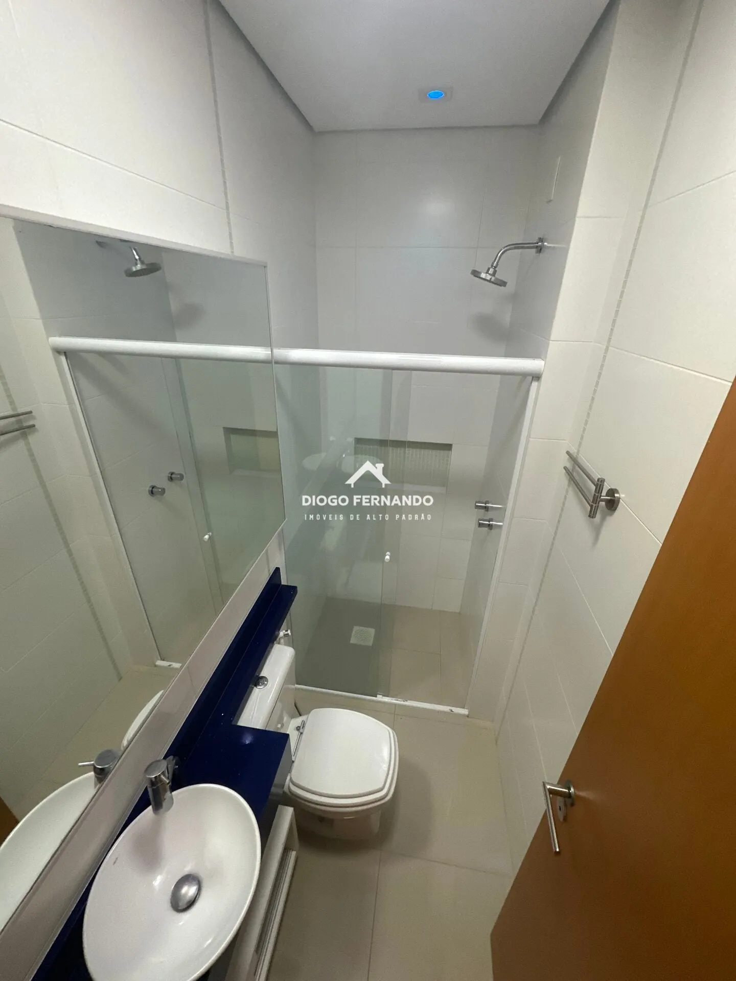 2-bedroom apartment with a glass-enclosed balcony — photo 32