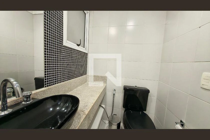 2-bedroom apartment in a building with a gym — photo 30
