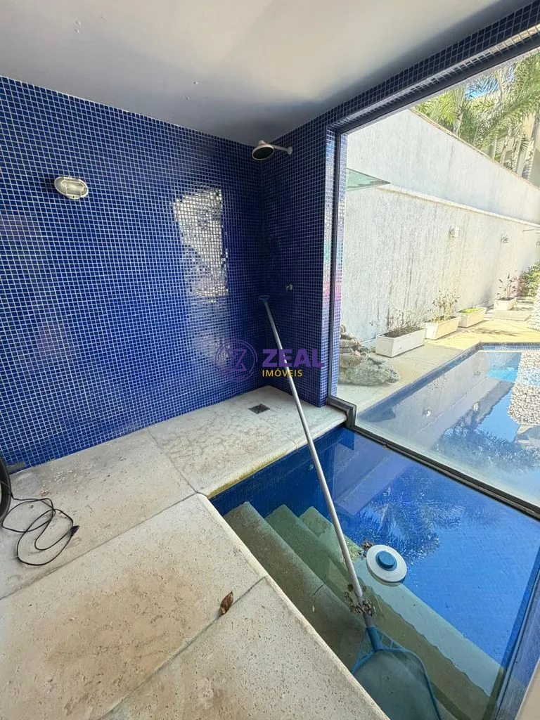 House with enclosed balcony and built-in grill — photo 16