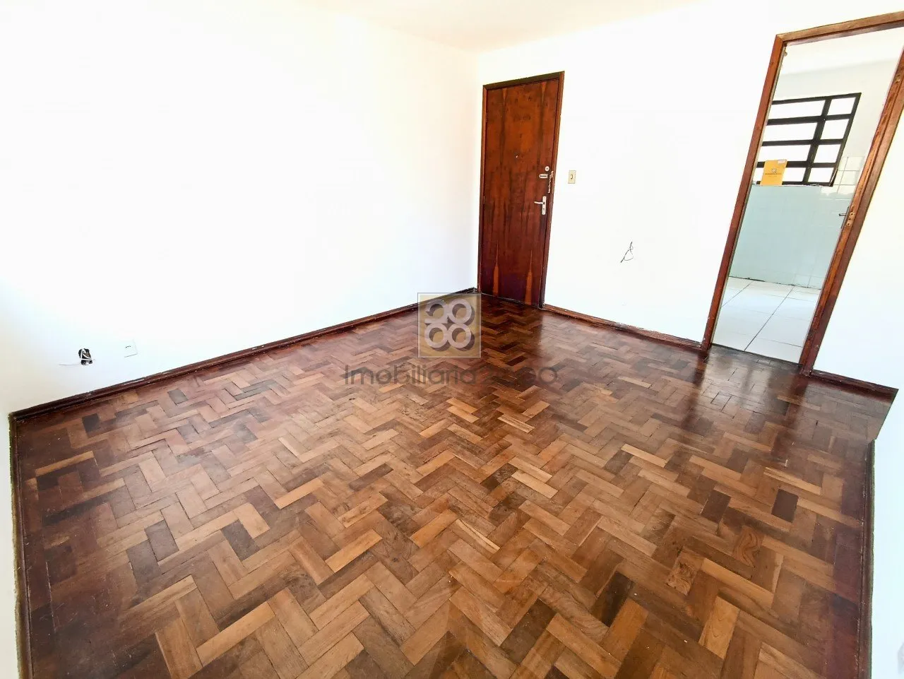 Wood or laminate floors in a 3-bedroom apartment, 60 m² — photo 9