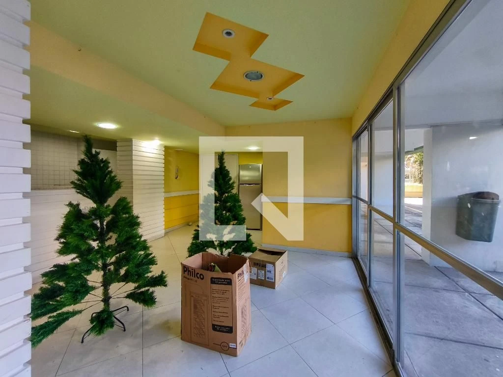 Furnished 4-bedroom apartment with balcony — photo 114