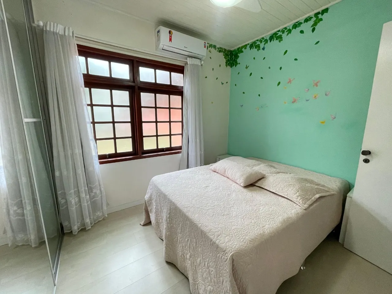 Furnished house with private garden and BBQ — photo 27