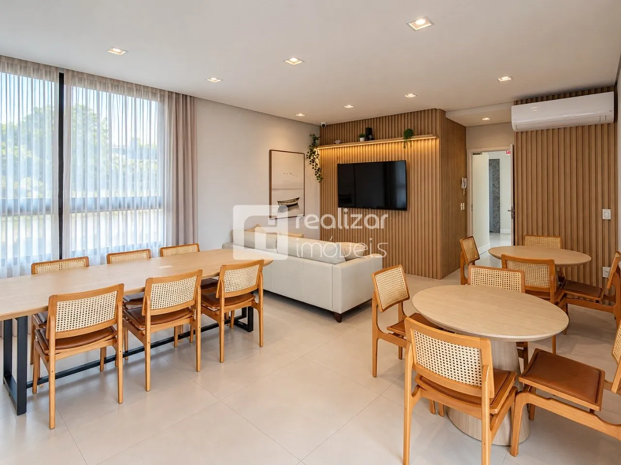 Furnished apartment, 32 m², with a glass-enclosed balcony — photo 21