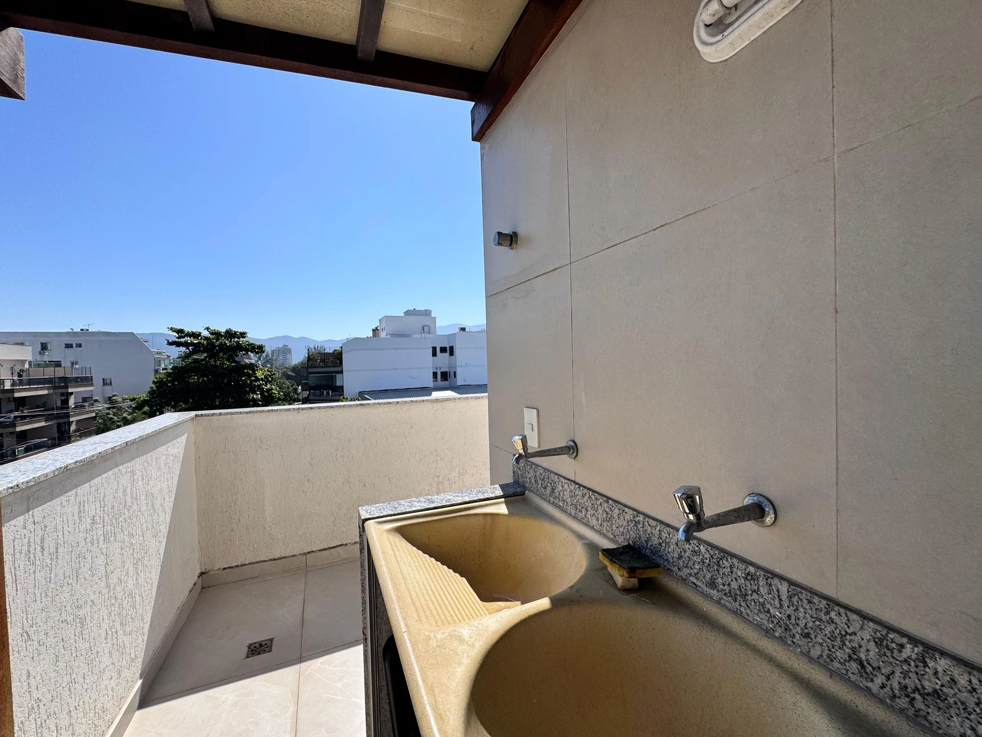 Furnished apartment with 3 bedrooms and 2 parking spaces — photo 8