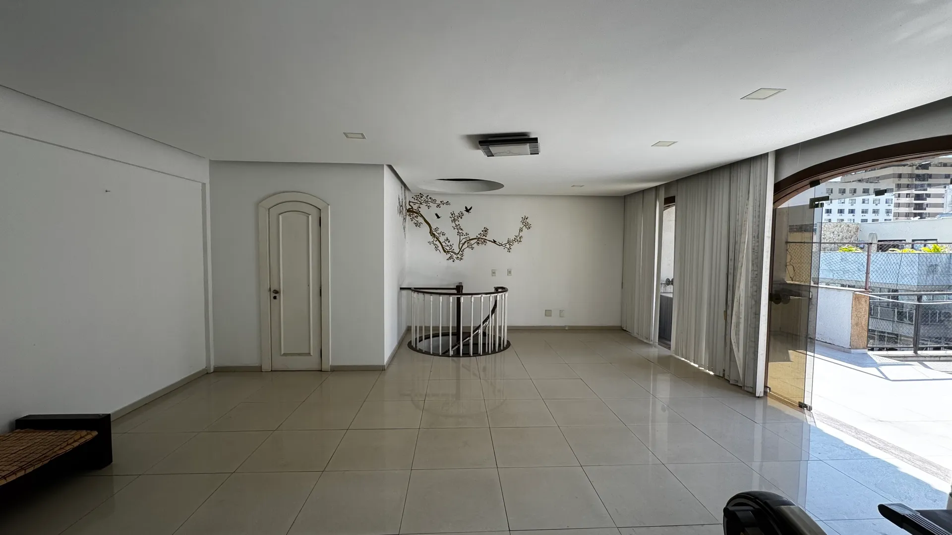 Duplex home with 8 bedrooms, 3 en-suites, 469 m² — photo 4