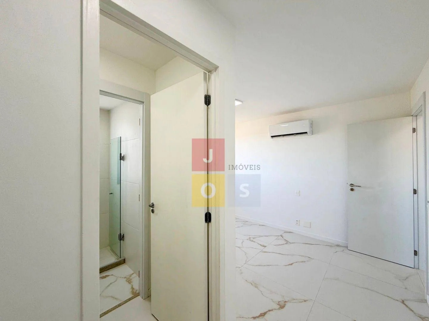 80 m² apartment with 2 bedrooms and a glass balcony — photo 75