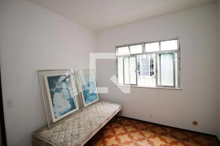 House with 4 bedrooms and 297 m², no parking — photo 13