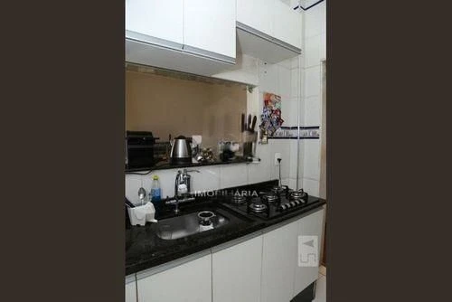 Деревянный пол или ламинат и 2 спальни: квартира 60 м²