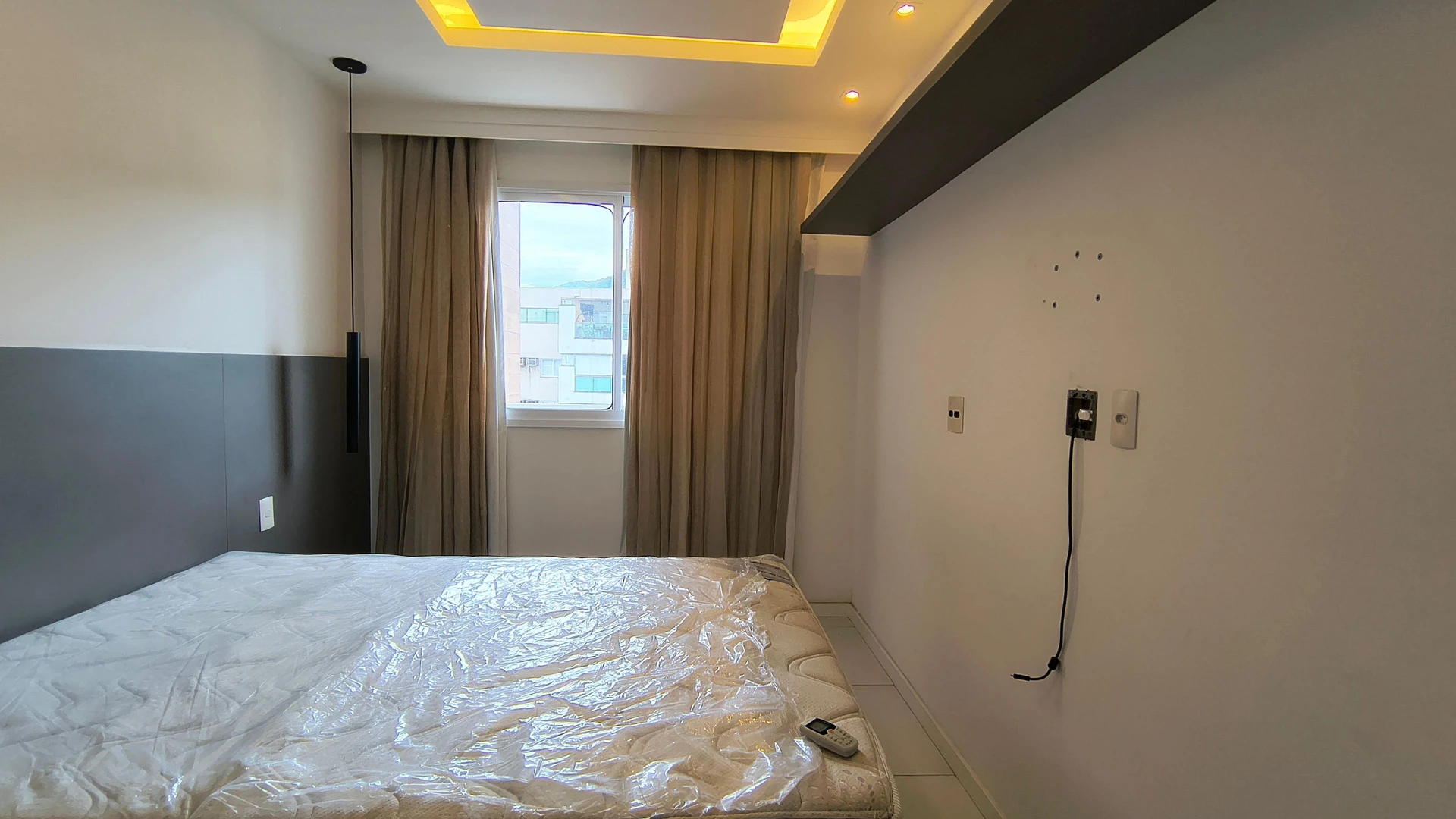 2-bedroom apartment with an enclosed, floor-to-ceiling balcony — photo 21
