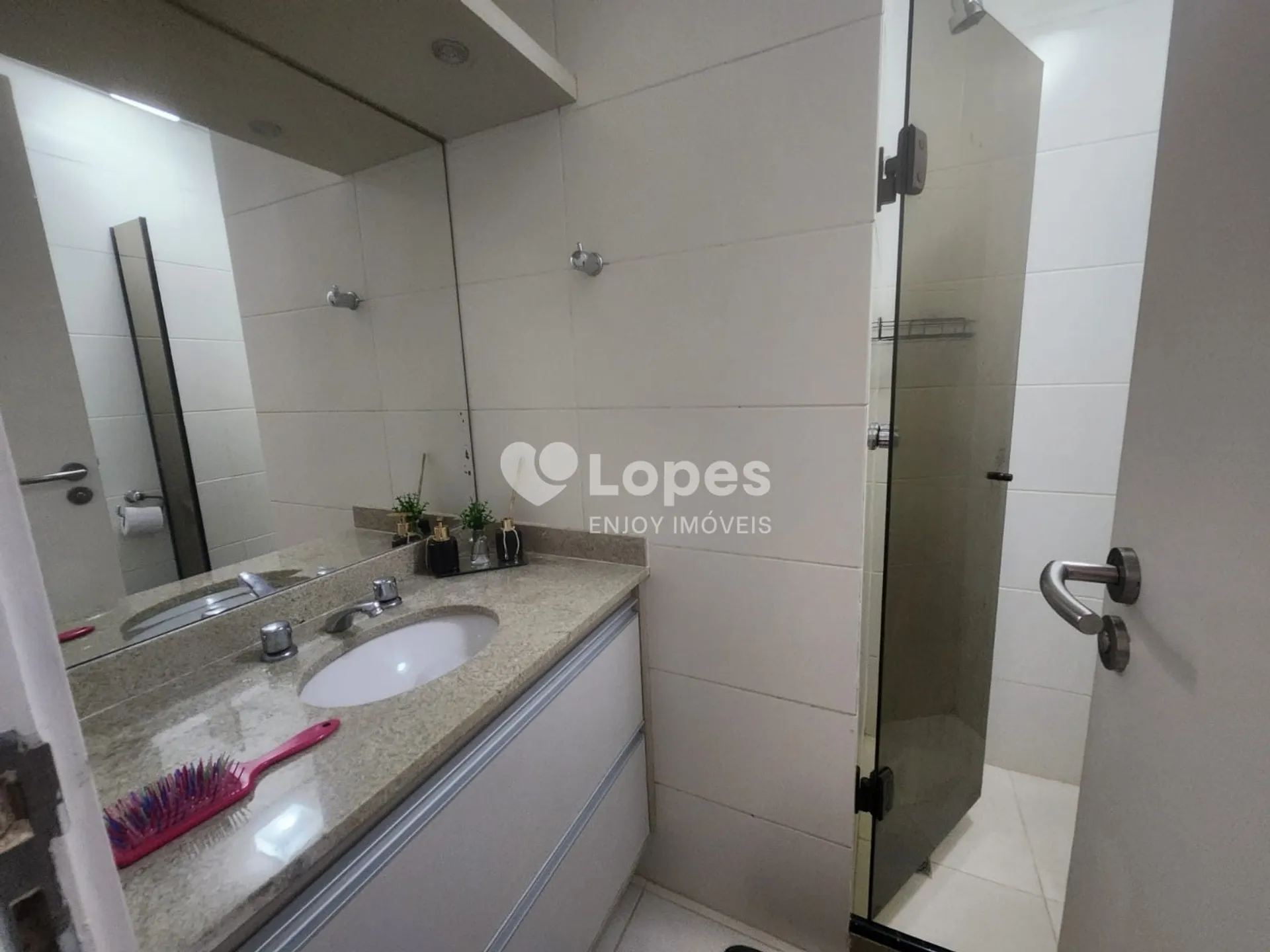 2-bedroom apartment in a building with a sauna — photo 13