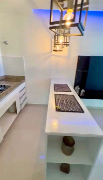 Furnished 40 m² studio with open-plan gas kitchen — photo 6