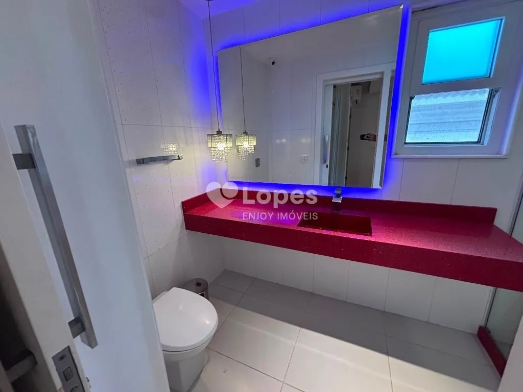 Unfurnished house with 7 bedrooms and 10 bathrooms — photo 12