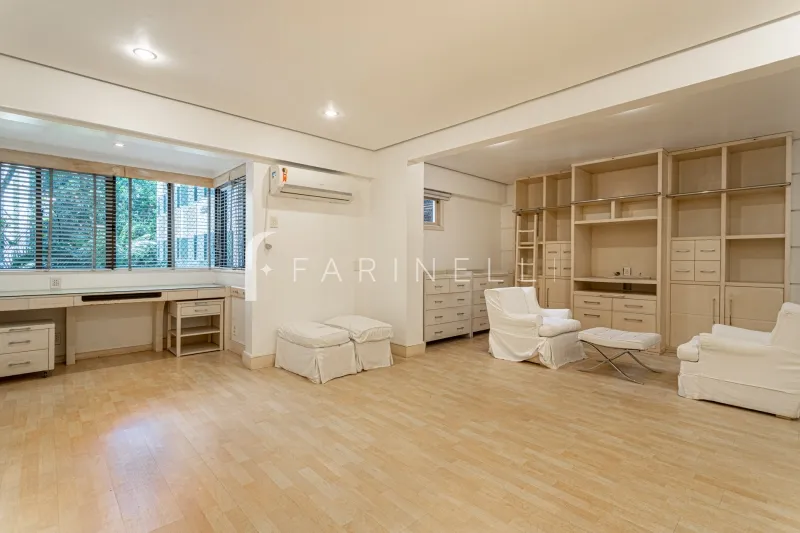 Apartment with 3 bedrooms and a closed kitchen — photo 4