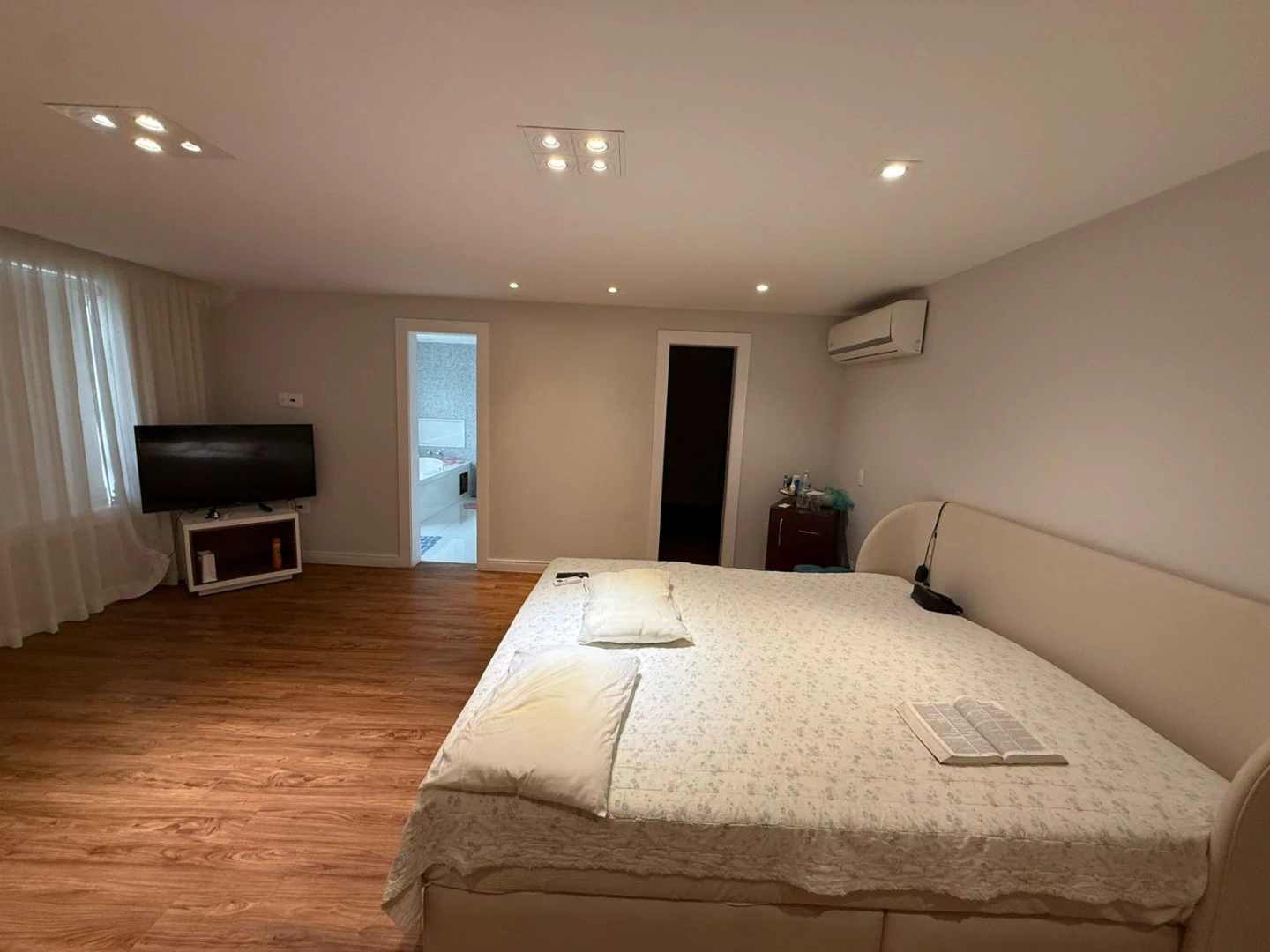 Furnished house with 5 en-suite bedrooms and 600 m² — photo 22