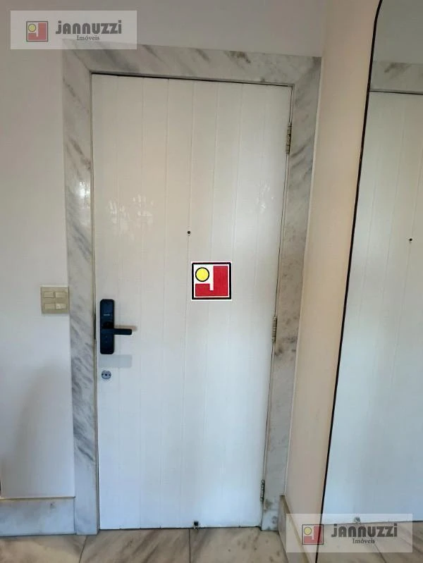 140 m² apartment with a bathtub and a water view — photo 2