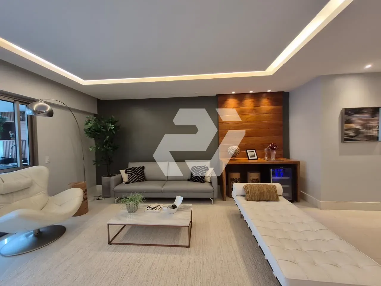 4-bedroom, 5-bath apartment with balcony and 3 parking — photo 3