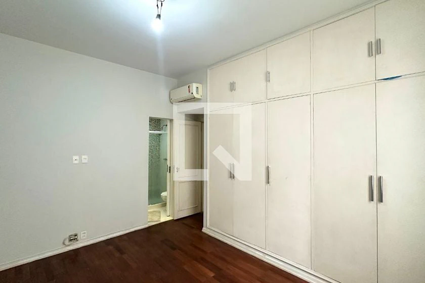 200 m² apartment with a home office and a washing machine — photo 27
