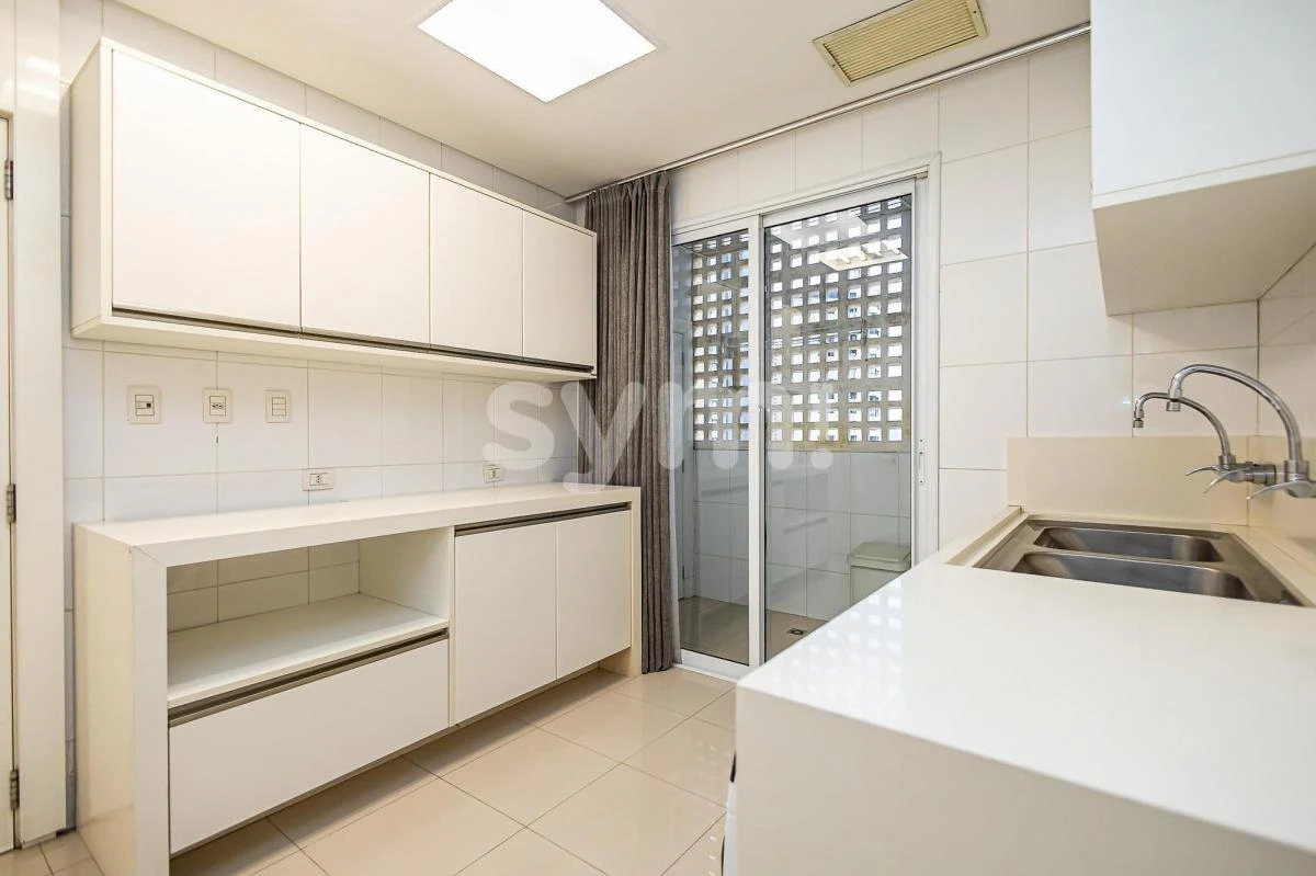 392 m² furnished apartment with 3 bedrooms and 5 baths — photo 31